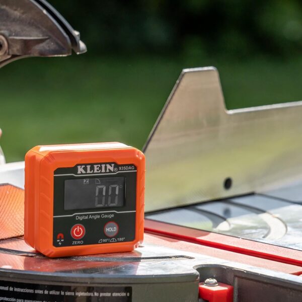 Klein Tools 935DAG Digital Electronic Level and Angle Gauge, Measures 0 - 90 and 0 - 180 Degree Ranges, Measures and Sets Angles