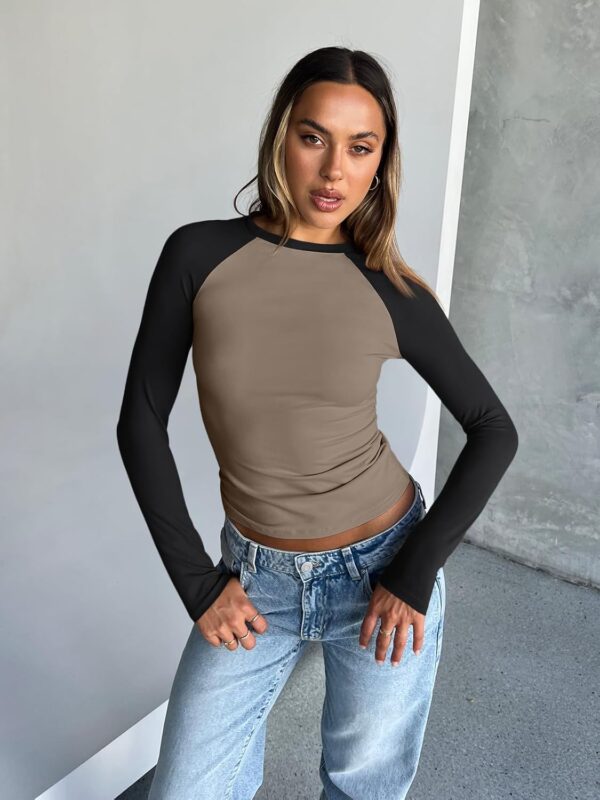 Trendy Queen Women's Long Sleeve Shirts Slim Fit Stretchy Color Block Slightly Cropped Tops