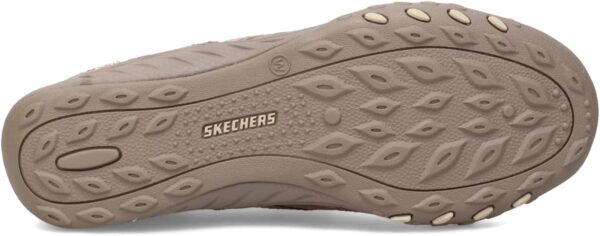 Skechers Women's Breathe-Easy-Days End Sneaker